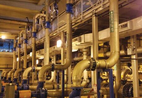 圖 使用雙碟止回閥進行初始安裝會導致過度的維護和更換