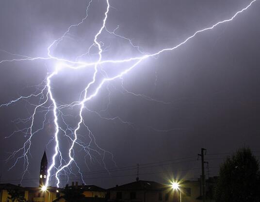 靜壓液位傳感器中的雷電保護如何工作?