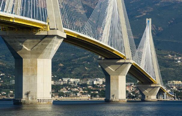 電阻應變儀可用于&ldquo;智能橋&rdquo;技術，以及早發現結構問題。